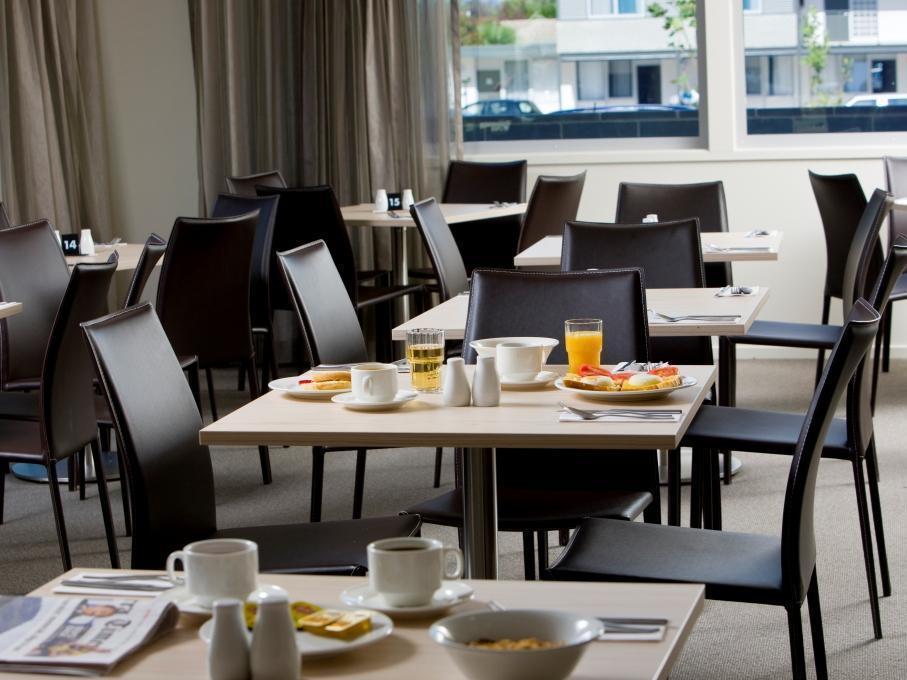 Ibis Styles Canberra Tall Trees Exterior photo