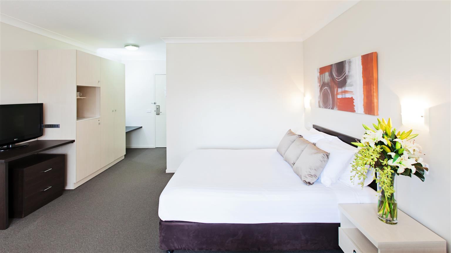 Ibis Styles Canberra Tall Trees Exterior photo